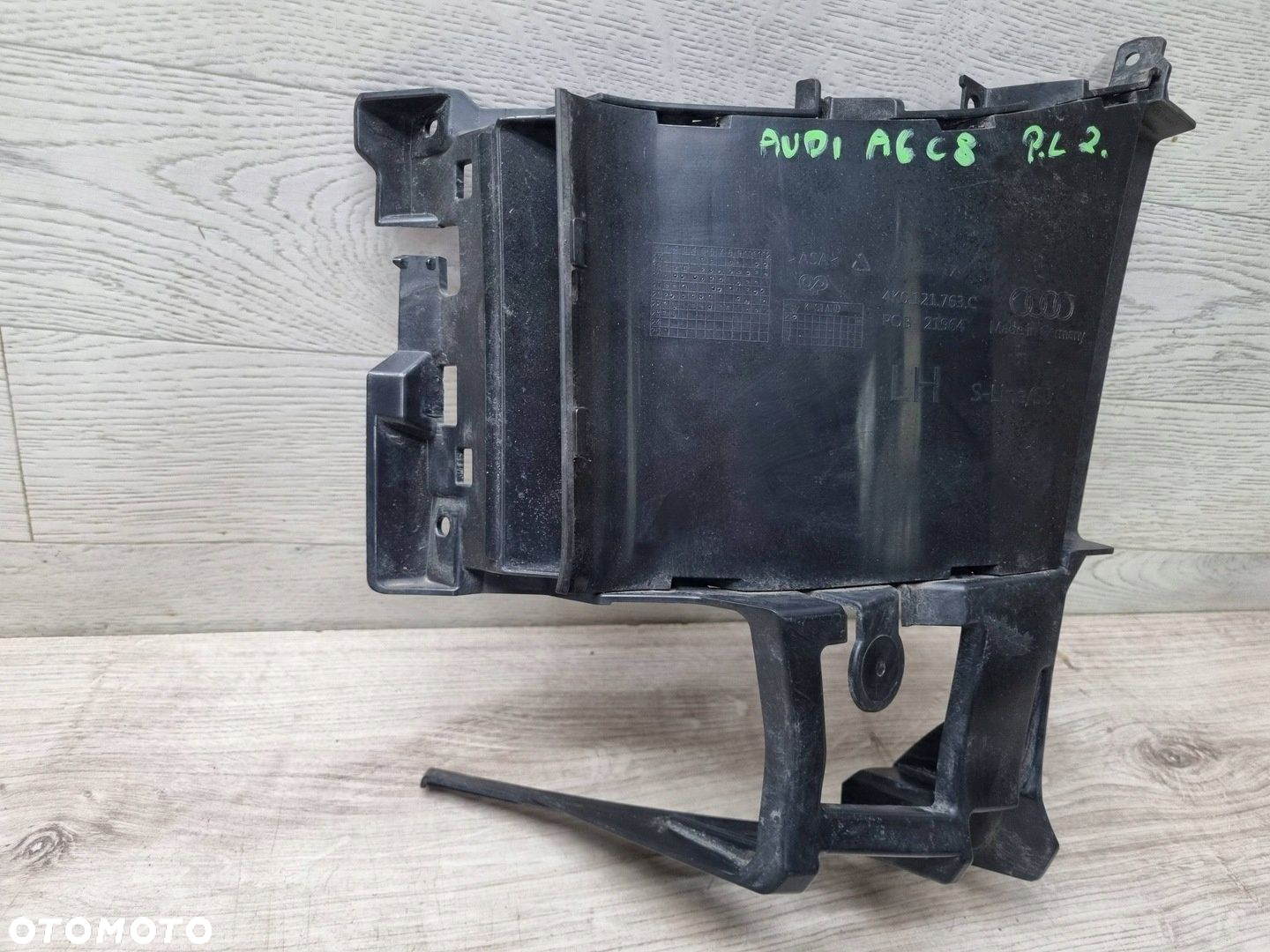 Audi A6 S6 C8 4K 2021 Przód strona lewa Kierownice powietrza - 2