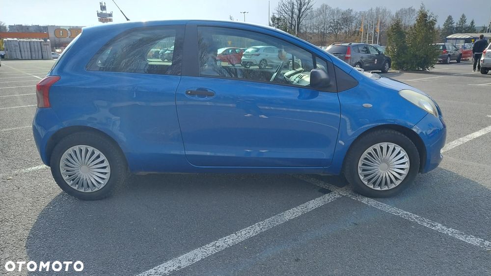 Toyota Yaris 1.3 Luna A/C - 3