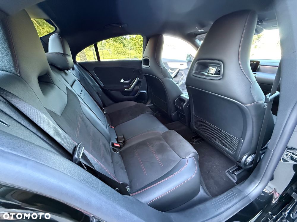 Mercedes-Benz CLA 250 4-Matic AMG Line 7G-DCT - 26