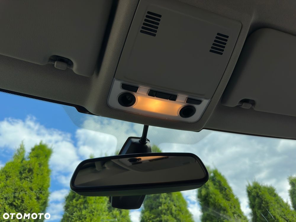 BMW X1 sDrive18d xLine - 27
