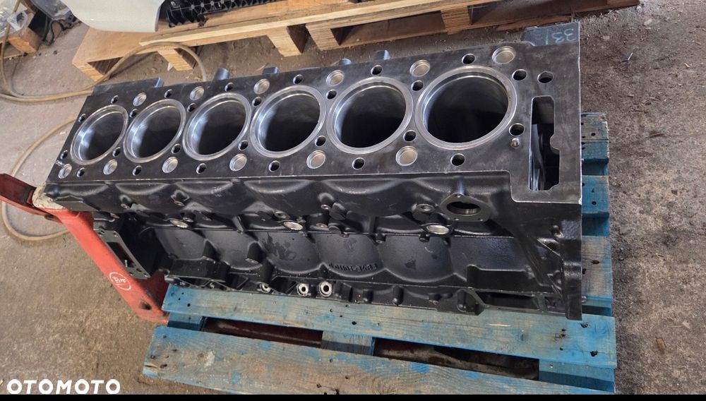 Blok silnika z tulejami MAN TGX D2676 Euro 6 51011013483 - 2
