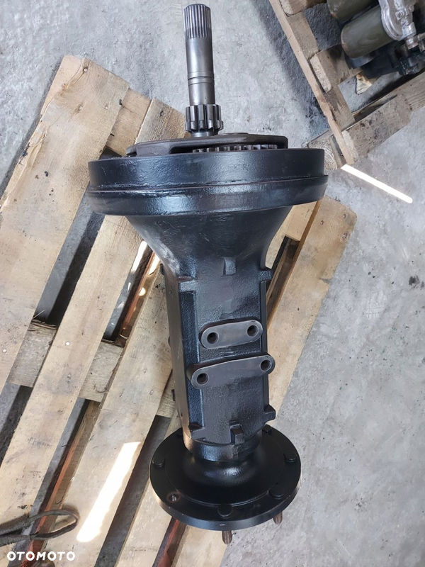 ZWOLNICA LEWA PRAWA TYŁ 47124320 47123854 STEYR 6140 2012R
