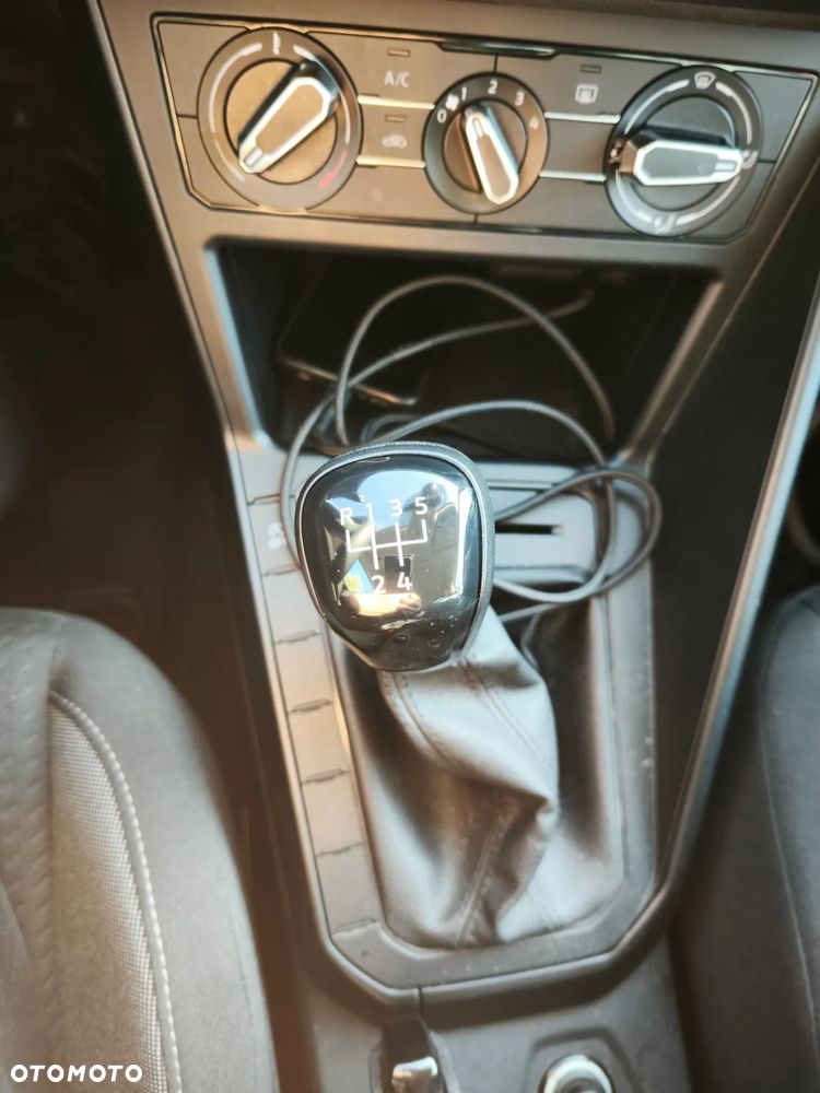 Volkswagen Polo 1.0 TSI Life - 24