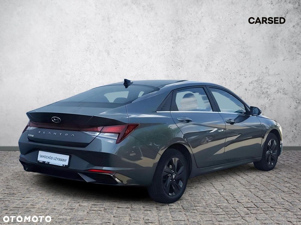 Hyundai Elantra - 7