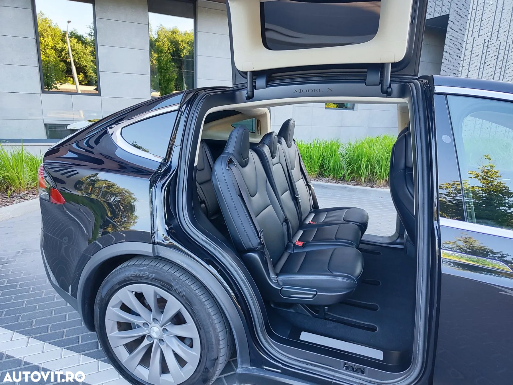 Tesla Model X P100D Allradantrieb - 11