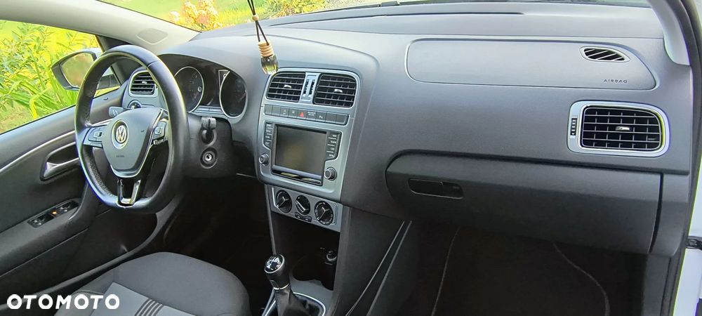 Volkswagen Polo 1.2 TSI Blue Motion Technology Allstar - 11