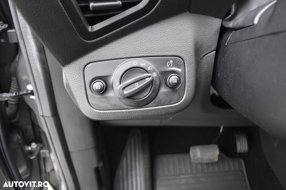 Ford Grand C-Max - 35