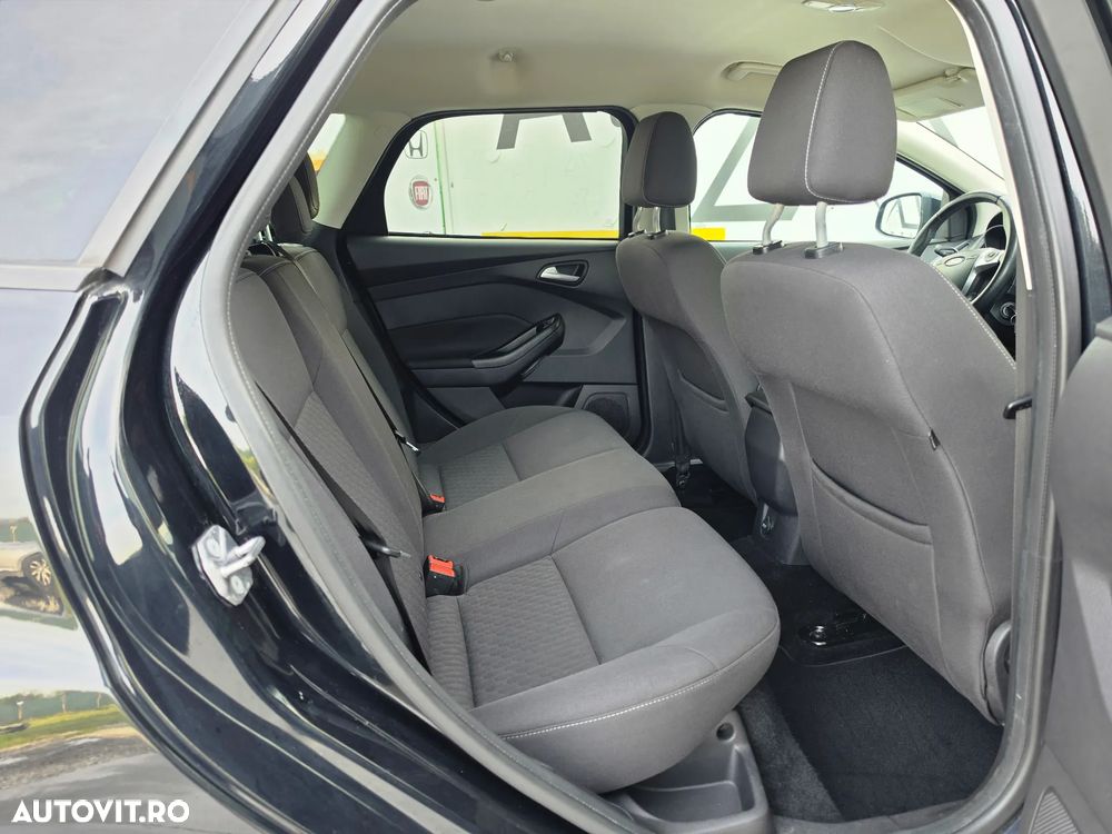 Ford Focus 2.0 TDCI DPF Powershift Titanium - 10