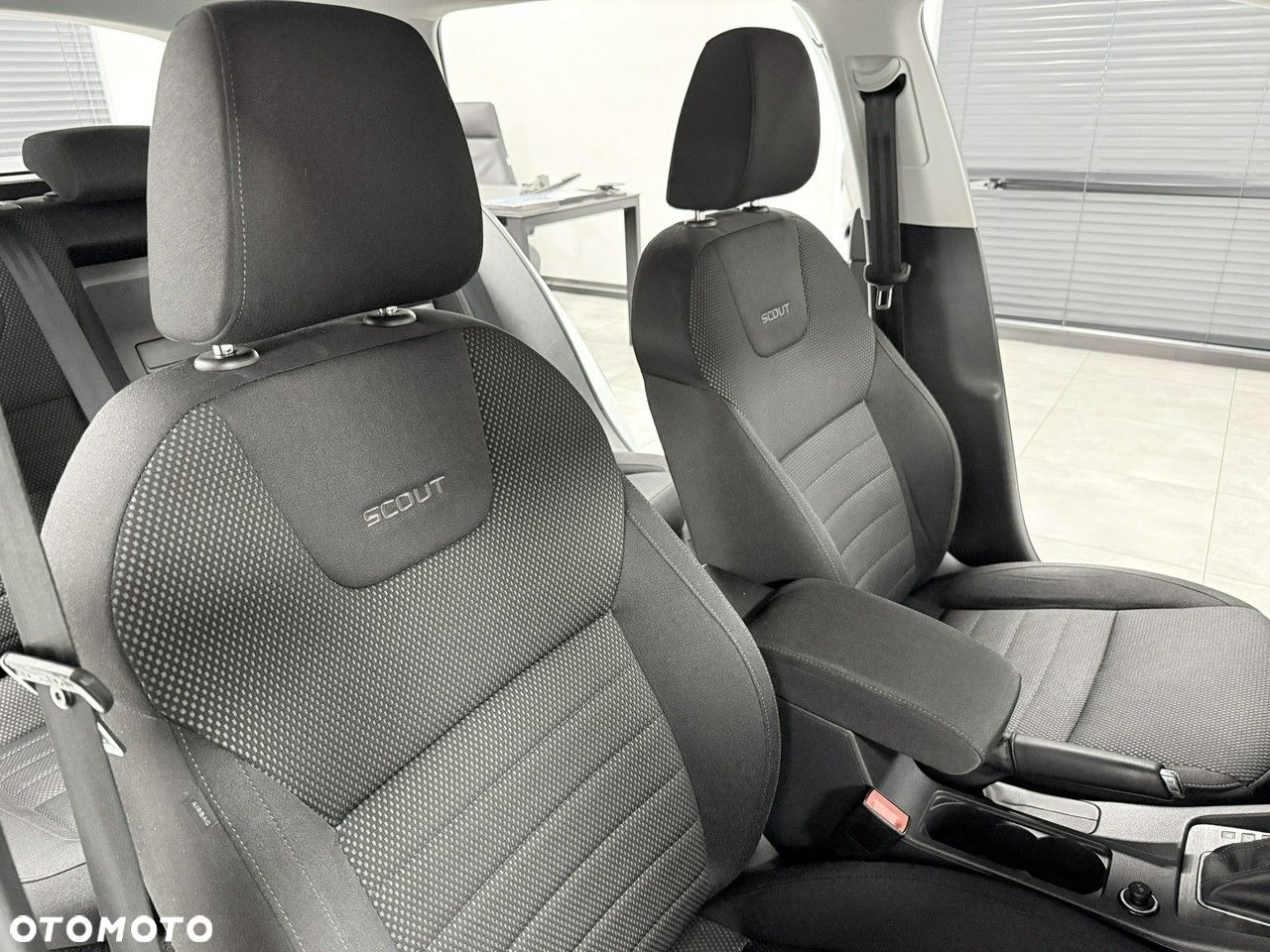 Skoda Octavia Combi 2.0 TDI 4x4 DSG Scout - 16