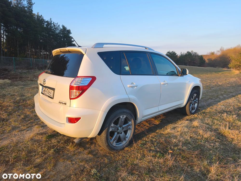 Toyota RAV4 2.2 D-CAT Premium - 3