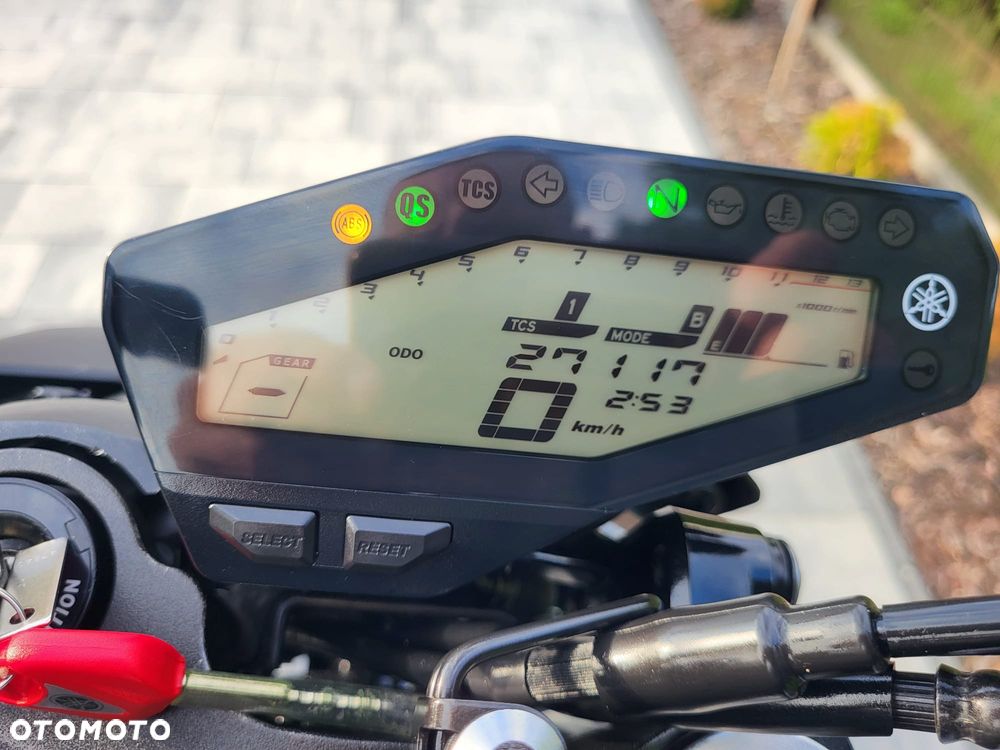 Yamaha MT - 40