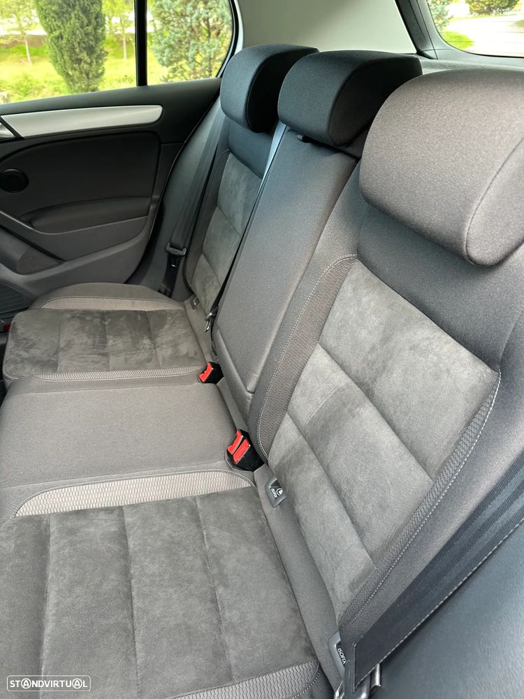 VW Golf 2.0 TDi BlueMotion Edition - 28