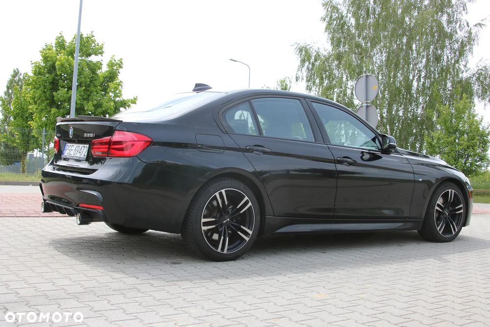 BMW Seria 3 335xi - 23