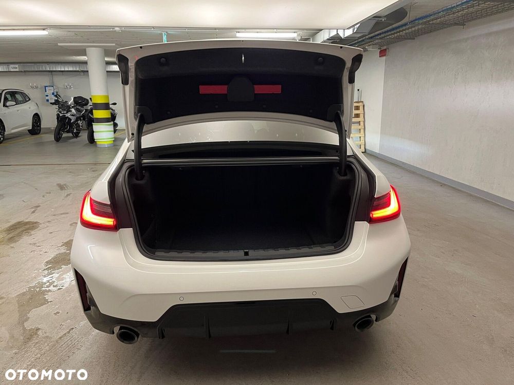 BMW Seria 3 320d xDrive mHEV M Sport sport - 34