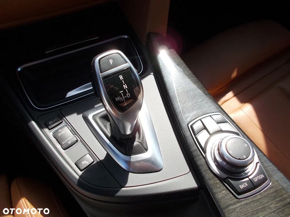BMW 3GT 320i Sport-Aut Luxury Line - 23