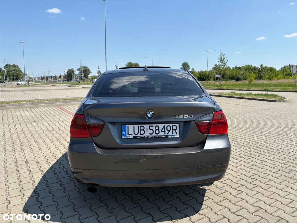 BMW Seria 3 320d - 8