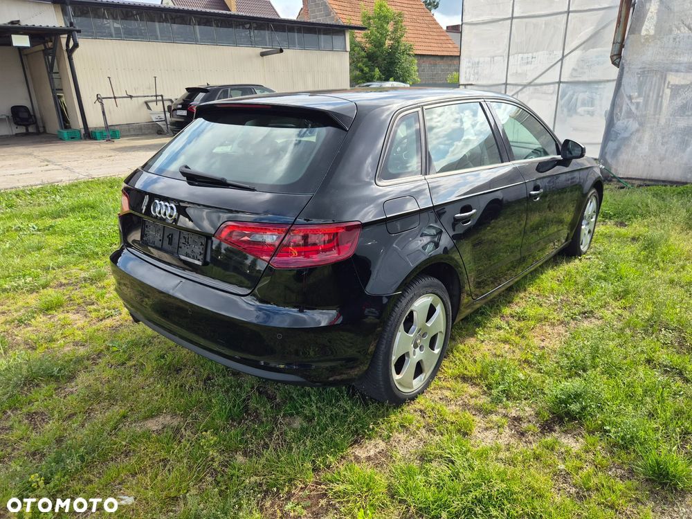 Audi A3 Sportback 1.6 TDI Attraction - 3