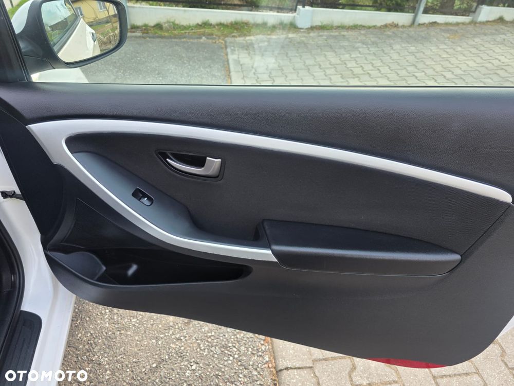 Hyundai i30 1.4 Fifa World Cup Edition - 8