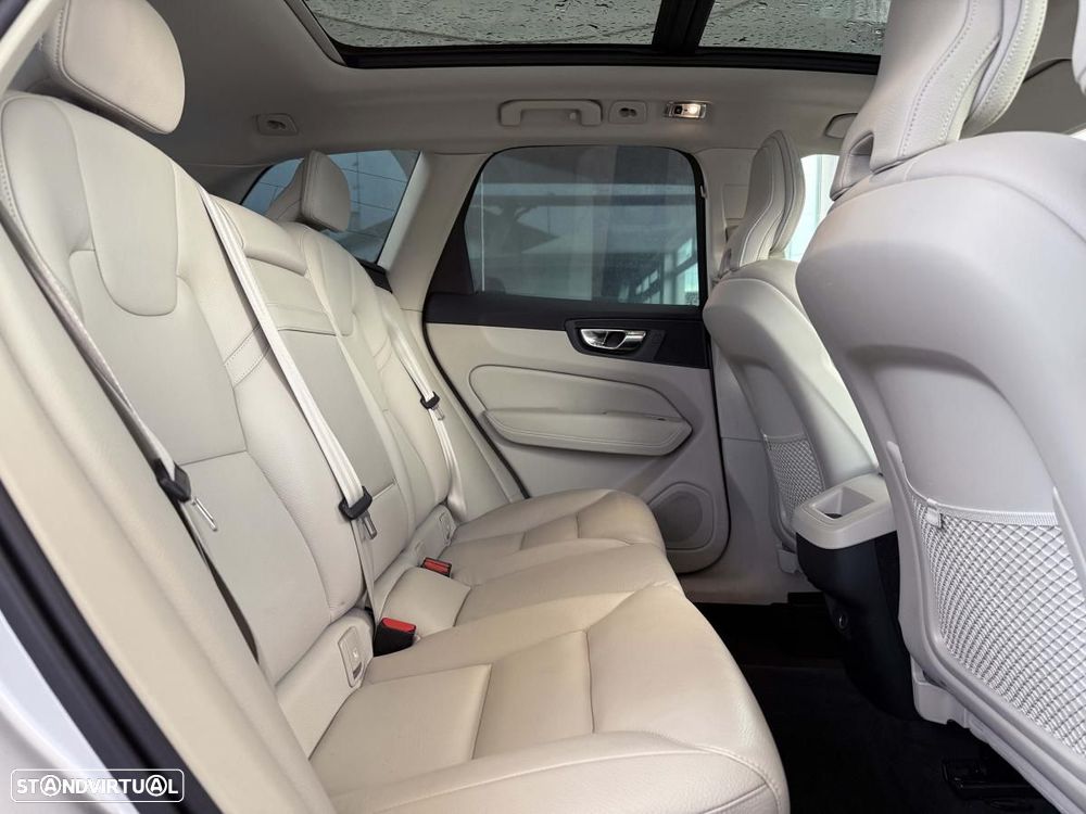 Volvo XC 60 2.0 D4 Momentum Plus Geartronic - 29