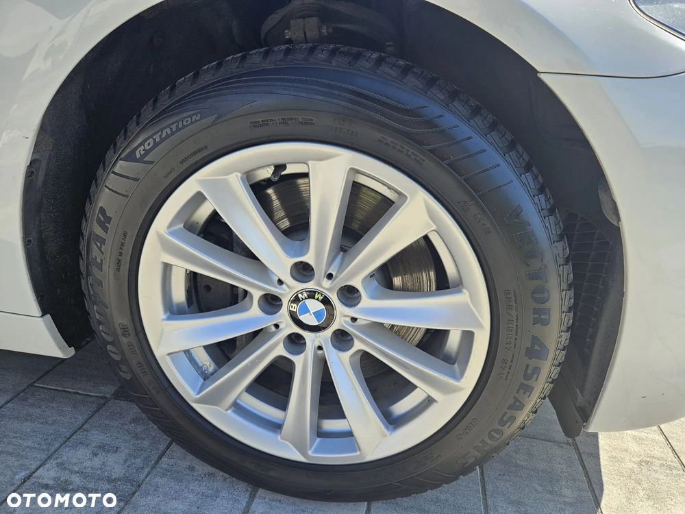BMW Seria 5 525d xDrive - 5