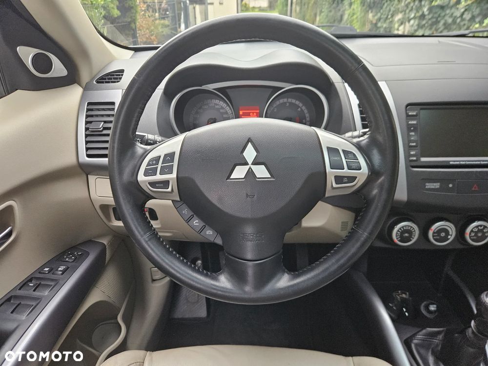 Mitsubishi Outlander 2.2 DI-D 4WD Intense - 12
