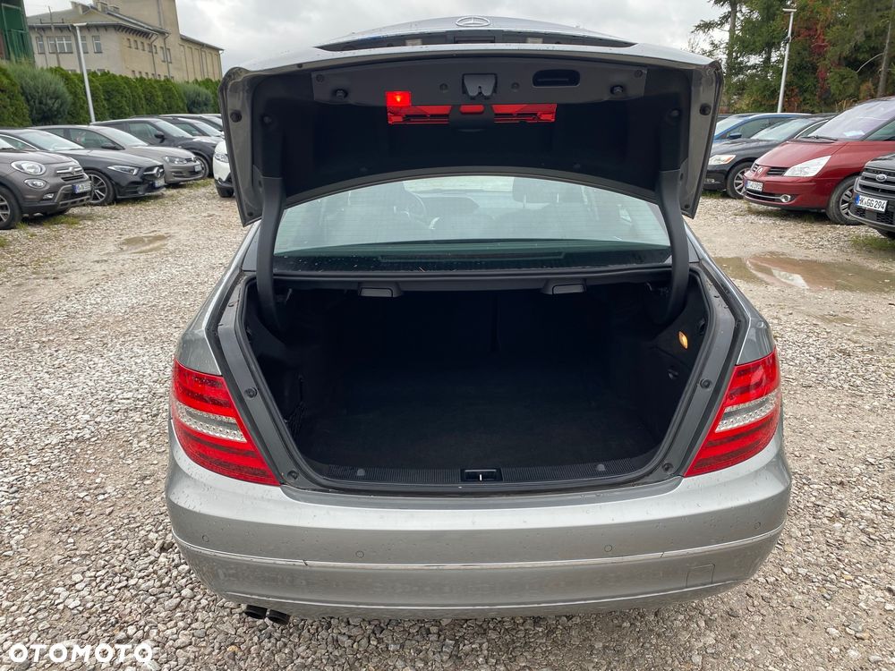Mercedes-Benz Klasa C 180 (BlueEFFICIENCY) Avantgarde - 18