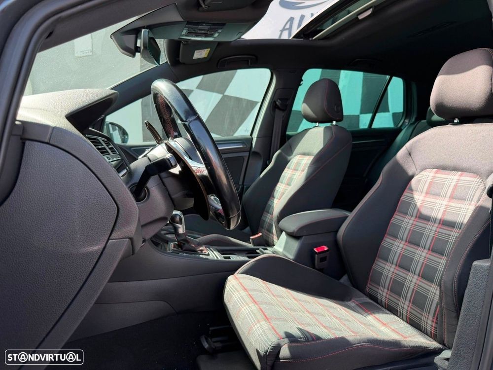 VW Golf 2.0 TSI OPF DSG GTI - 7