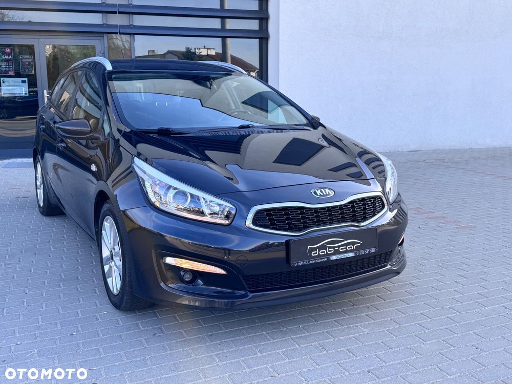 Kia Ceed 1.6 GDI ISG Dream-Team Edition - 4