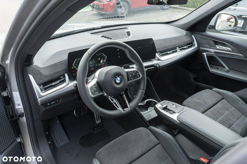 BMW X1 sDrive18i - 12