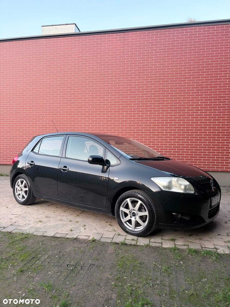 Toyota Auris - 2