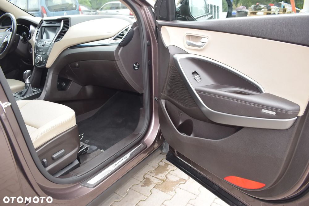 Hyundai Santa Fe 2.0 CRDi Executive 7os - 23