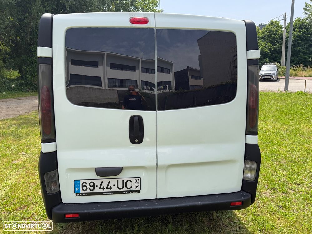 Opel Vivaro 1.9 cdti - 23