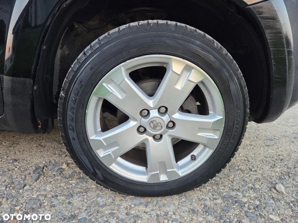 Toyota RAV4 - 8
