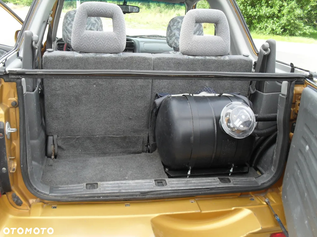 Suzuki Grand Vitara 2.0 - 27