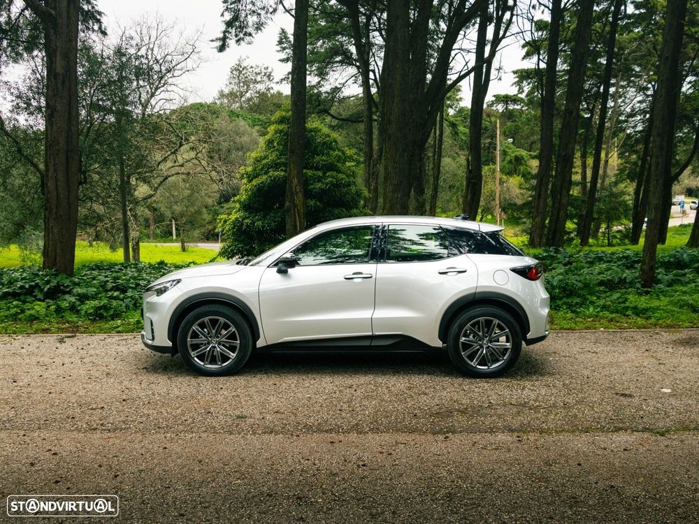 Lexus LBX - 3