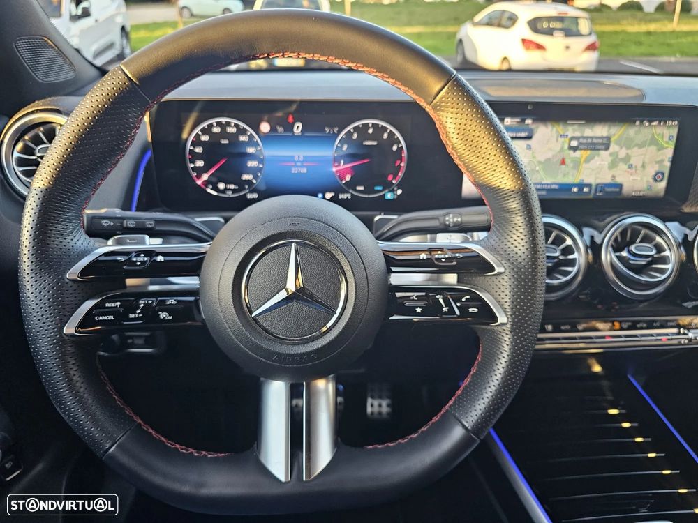 Mercedes-Benz GLB 200 AMG Line - 16