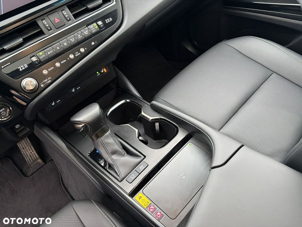 Lexus ES - 20
