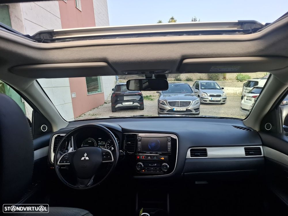 Mitsubishi Outlander - 7