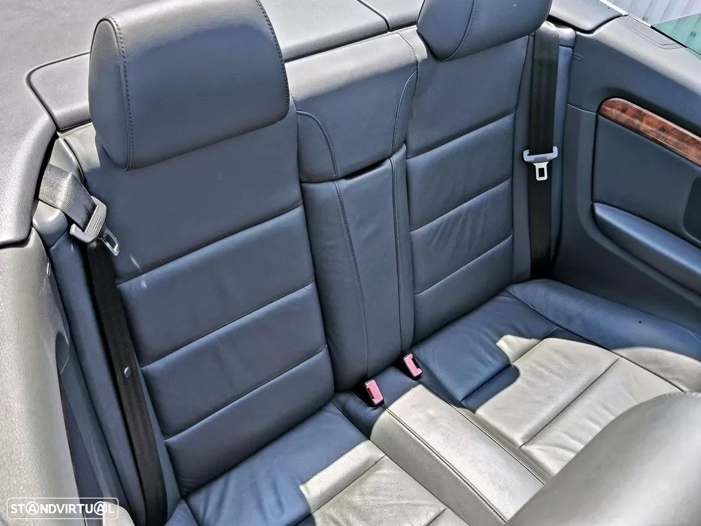Audi A4 Cabrio 2.0 TDi S-line - 20