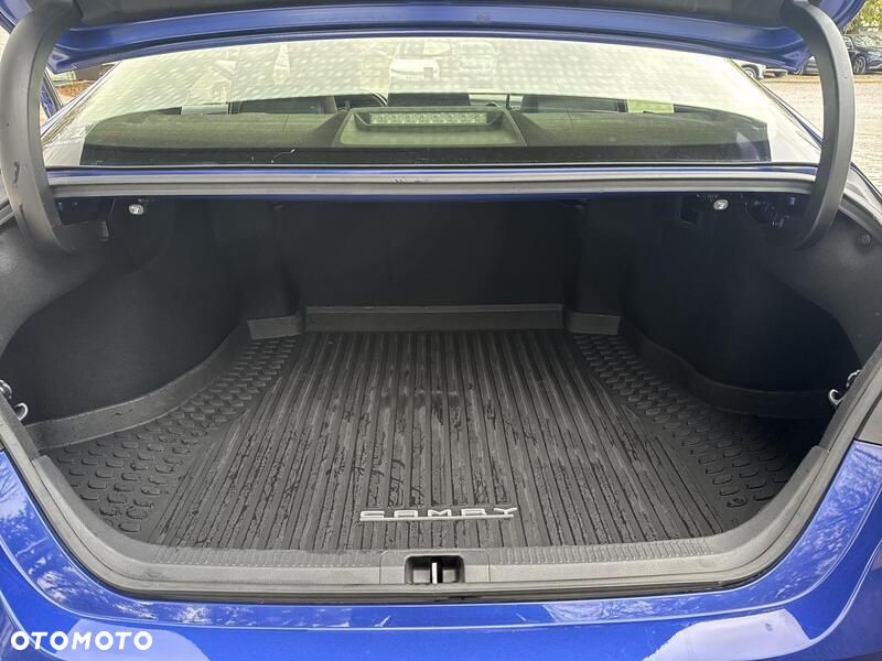 Toyota Camry 2.5 Hybrid Comfort CVT - 18