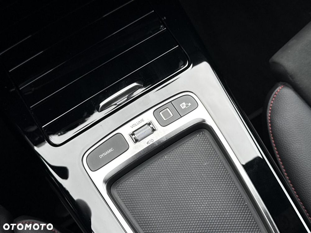 Mercedes-Benz CLA - 27