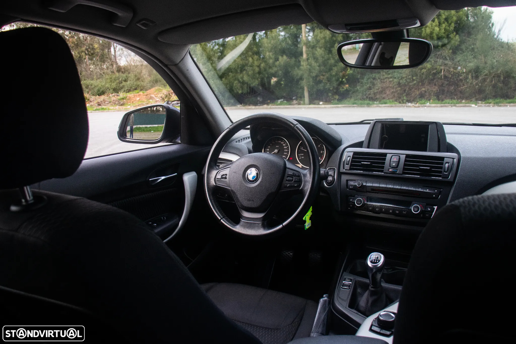 BMW 116 d Line Urban - 11