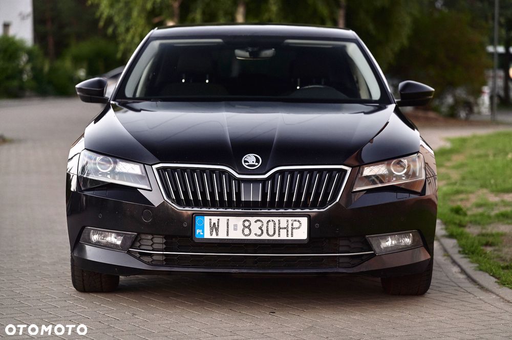 Skoda Superb 2.0 TDI Ambition DSG7 - 6