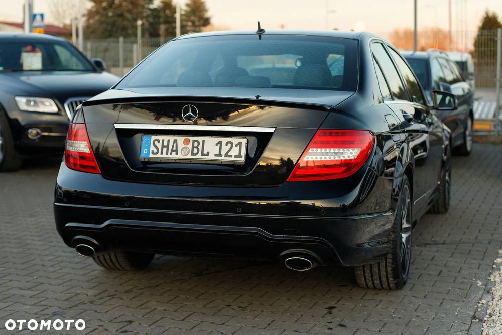 Mercedes-Benz Klasa C 350 CDI DPF (BlueEFFICIENCY) 7G-TRONIC Avantgarde - 13