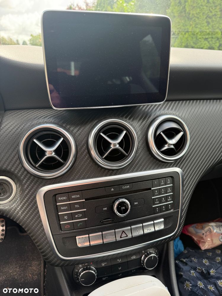 Mercedes-Benz Klasa A 220 4-Matic AMG Line - 6