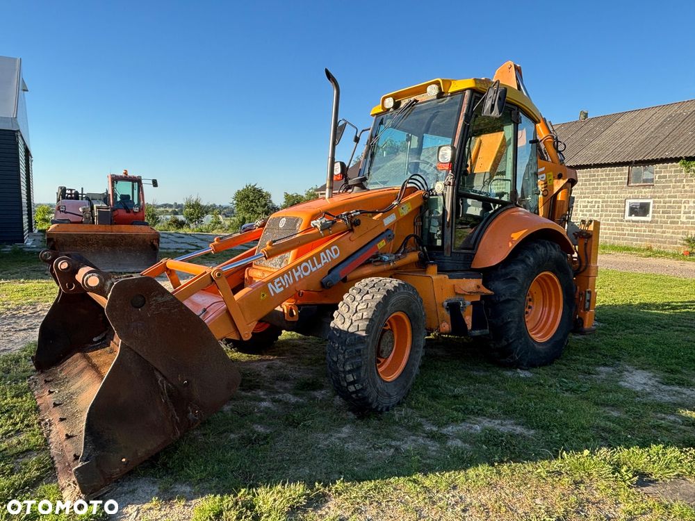 New Holland LB110 - 1