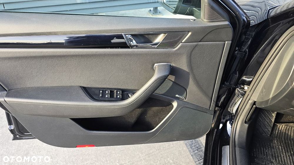 Skoda Superb 2.0 TDI SCR L&K DSG - 25
