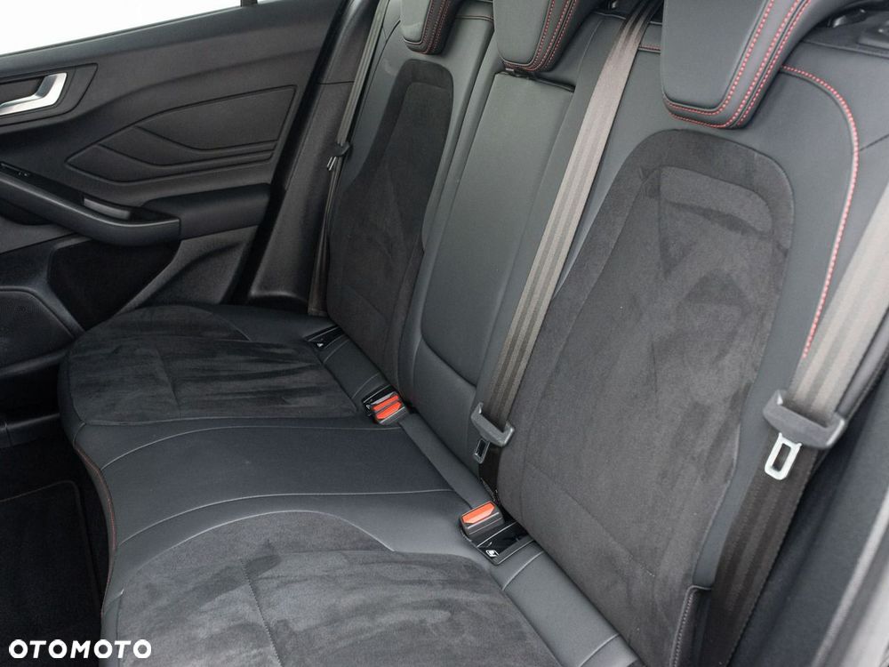 Ford Focus 2.3 EcoBoost ST X - 25
