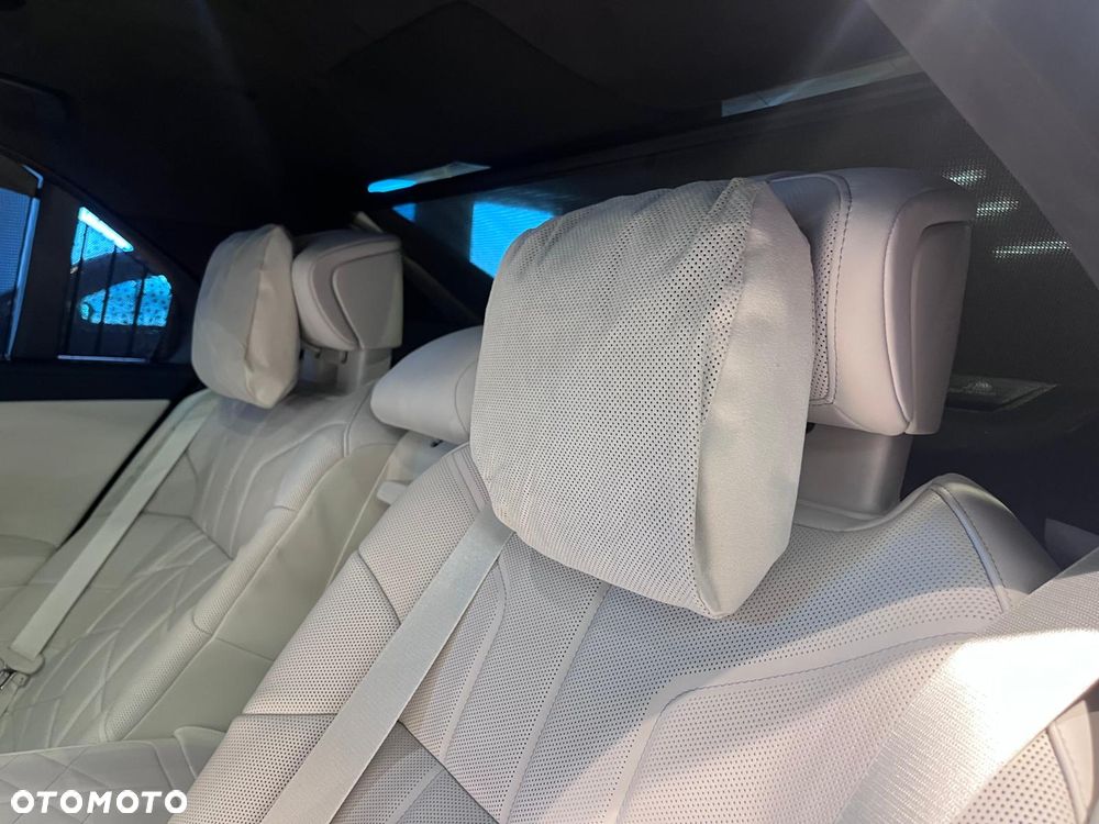 BMW Seria 7 740d xDrive mHEV sport - 27