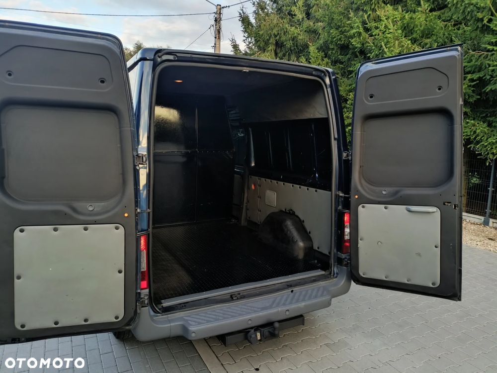 Ford Transit 300L Trend - 11